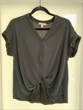 Chelsea28 Black Button-Front V-Neck Knot Top